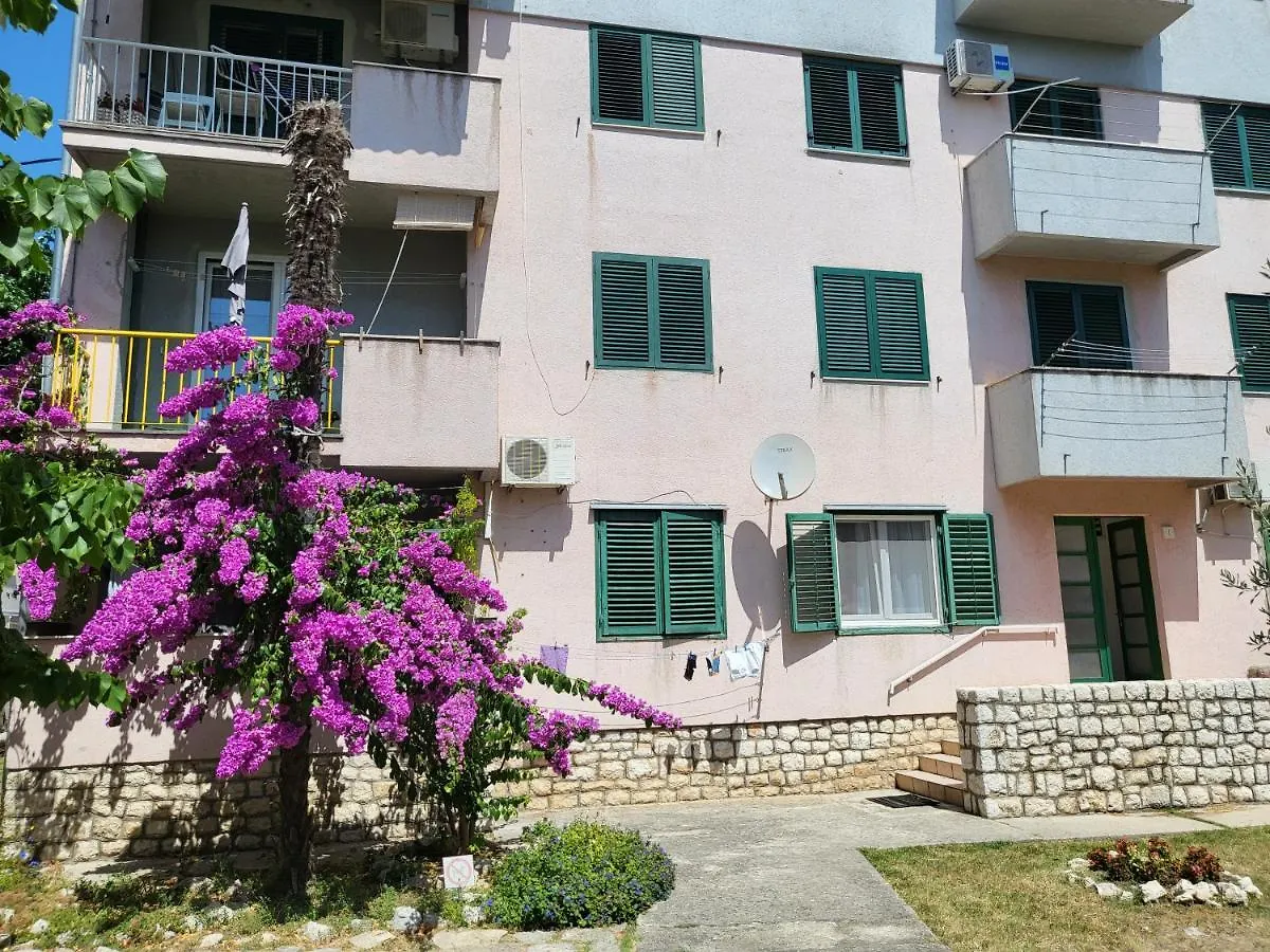 Pele'S Place Biograd Na Moru 0*,  Croatia