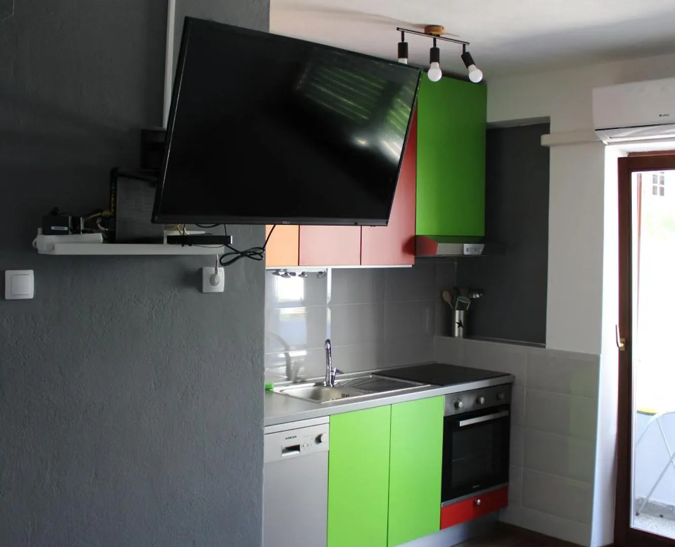 Pele'S Place Biograd Na Moru 0*,